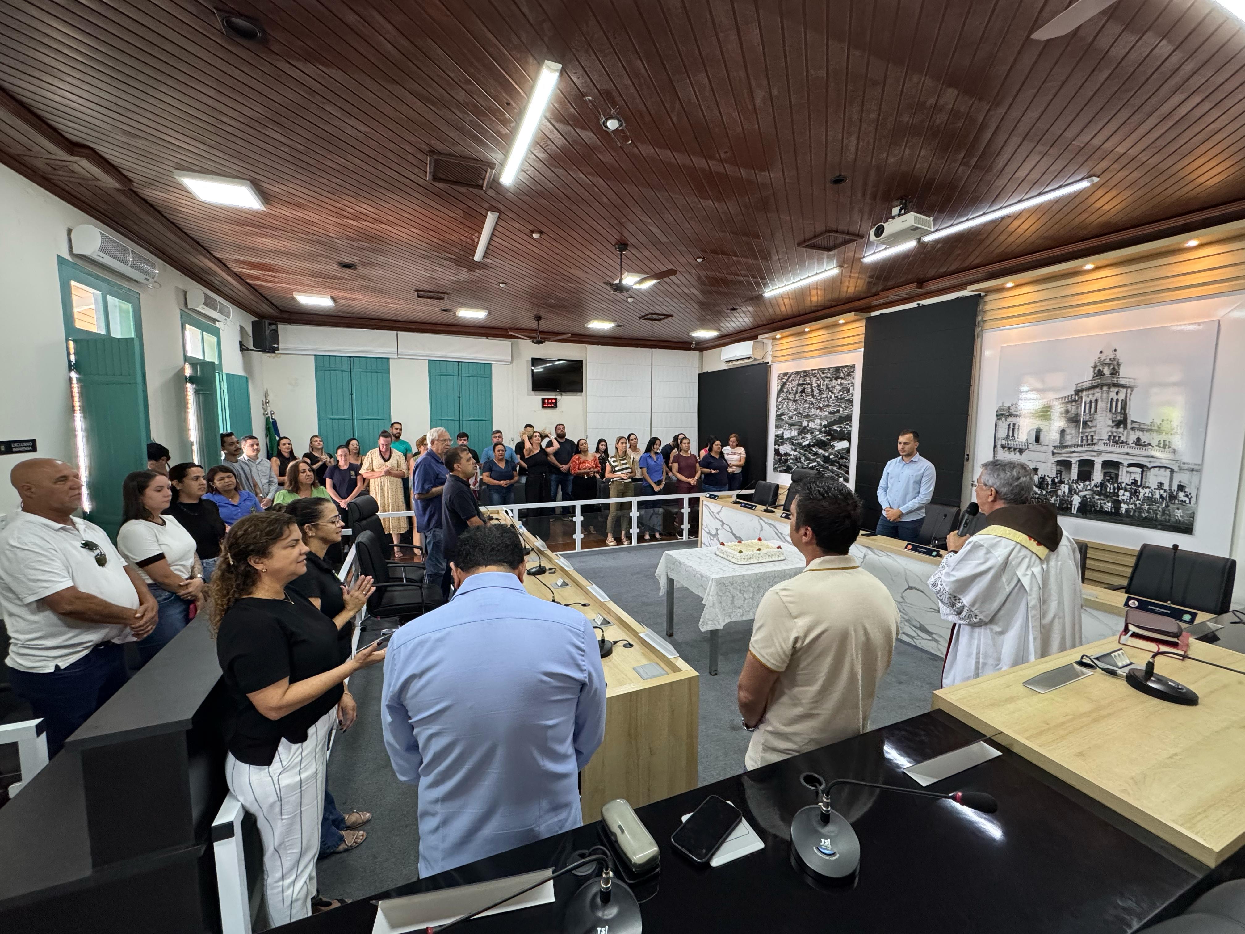 Câmara de Araguari completa 141 anos