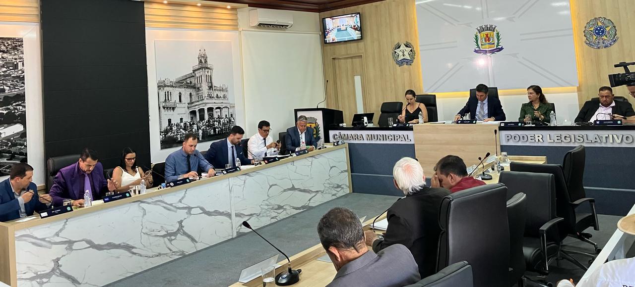 Câmara realiza primeira sessão do mês