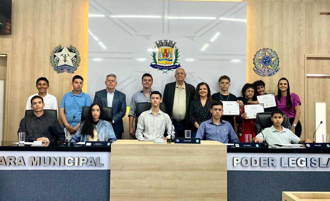 Jovens vereadores de Araguari tomam posse