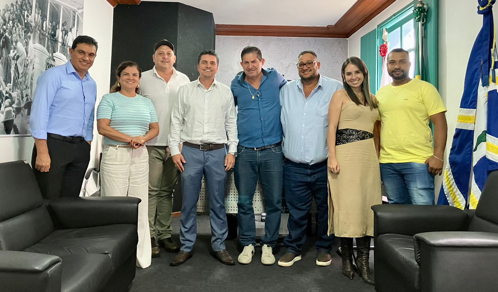 Vereadores de Indianópolis visitam Câmara