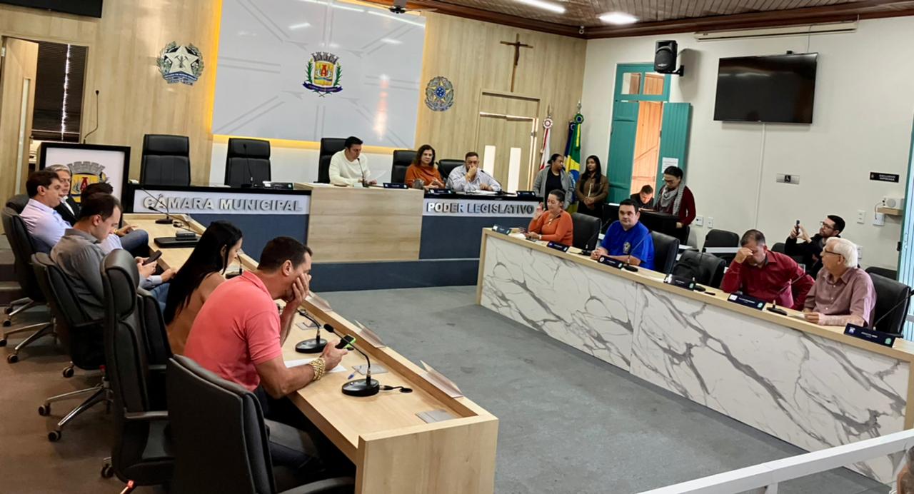 Vereadores se reúnem em sessão extraordinária