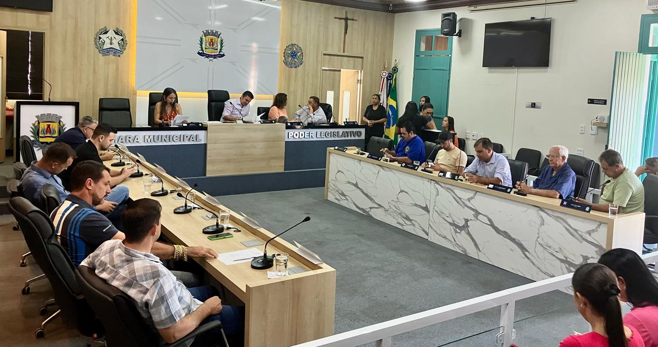 Vereadores se reúnem em sessão extraordinária
